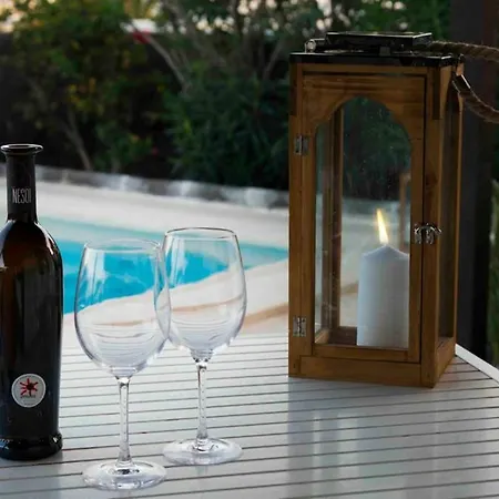 וילה Pola Marinas