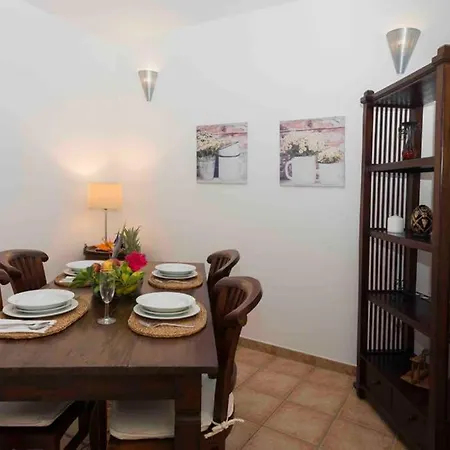 Pola Marinas וילה פלאיה בלנקה