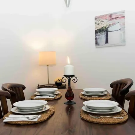 Pola Marinas וילה *