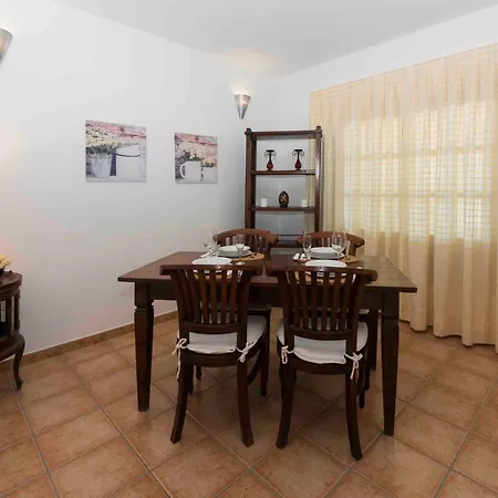 Pola Marinas וילה פלאיה בלנקה