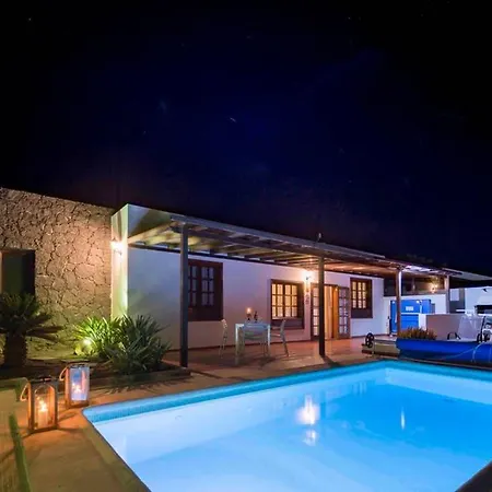 Pola Marinas וילה