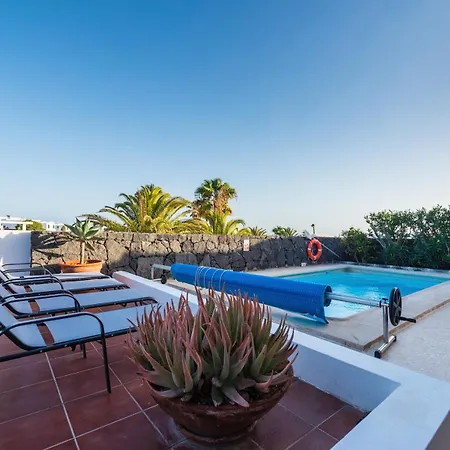 Pola Marinas Playa B Villa